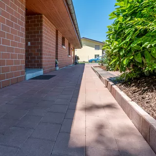 CLASSIC<sup>®</sup> Pflastersteine mit Nocken gefast glatt