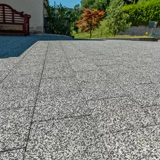 CARENA<sup>®</sup> Sickersteine fino gefast mit Edelvorsatz