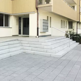 Marches d'escalier PARCO<sup>®</sup> chanfreinées, talochées