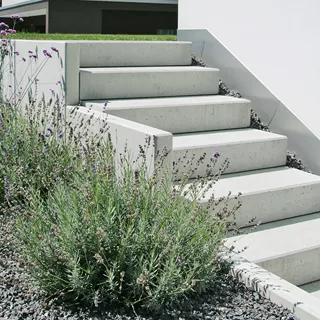 Marches d'escalier PARCO<sup>®</sup> chanfreinées, talochées