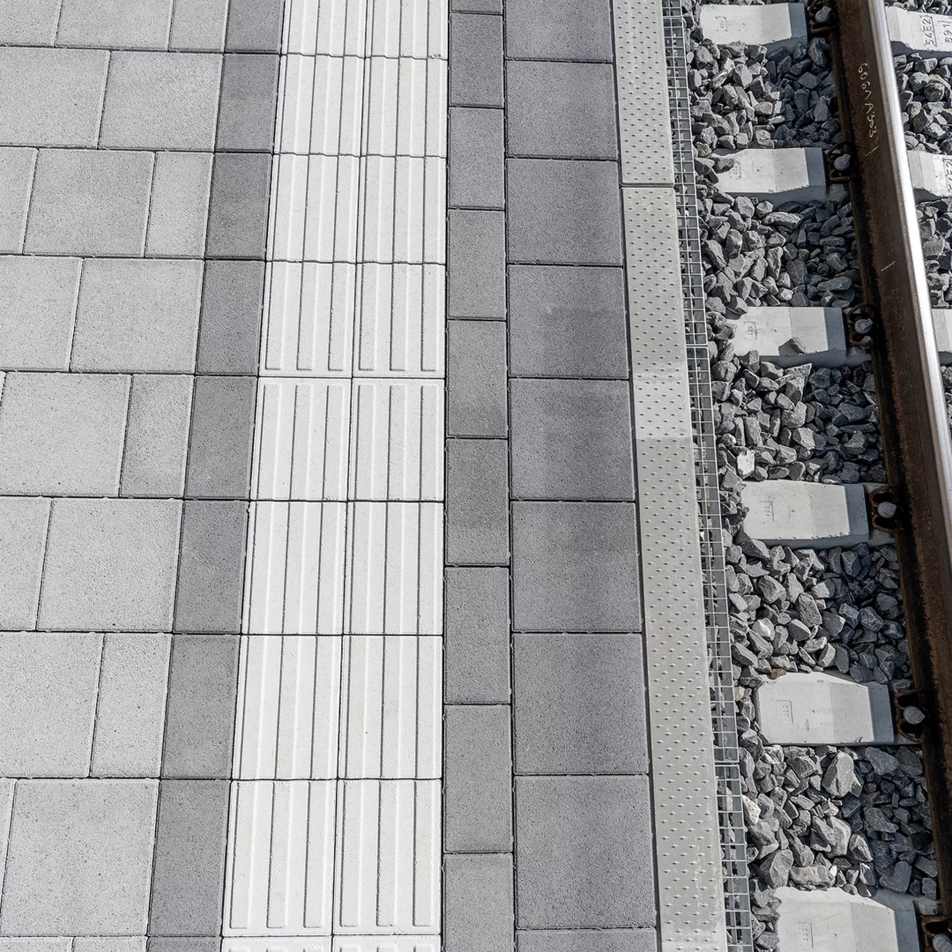 CARENA<sup>®</sup> Sicherheitsliniensteine