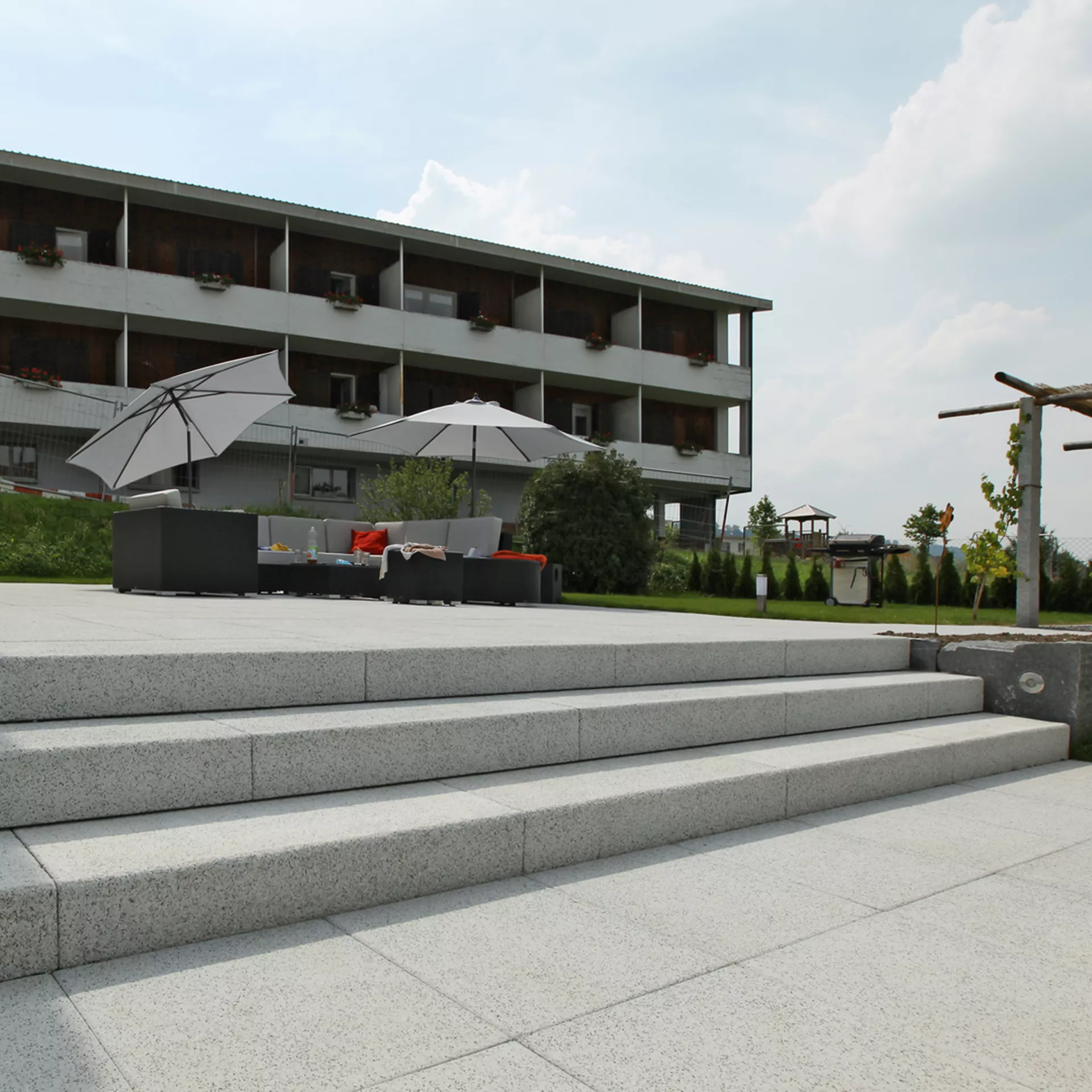 Marches d'escalier pleines RESIDENZA<sup>®</sup> chanfreinée es