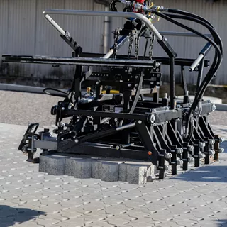 Verlegemaschinen für Verbund- und Pflastersteine