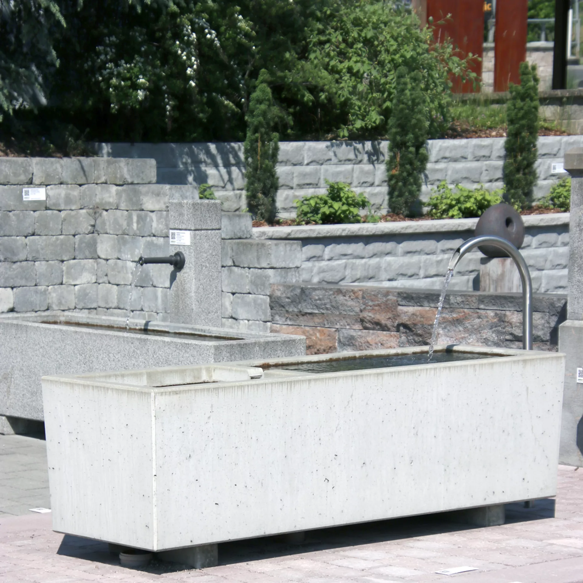 BAUERNHOF Brunnentröge